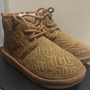 UGG NEUMEL KIDS SZ 2
